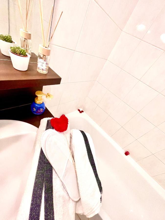 5 Min From Disneyland Cozy Retreat Lägenhet Montévrain Exteriör bild
